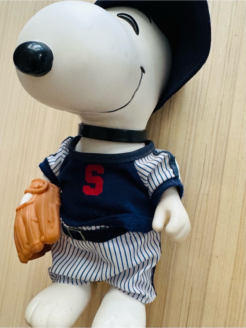 Vintage Vinyl Snoopy 1966 Baseball Theme Moveable Parts - Picture 11 of 12